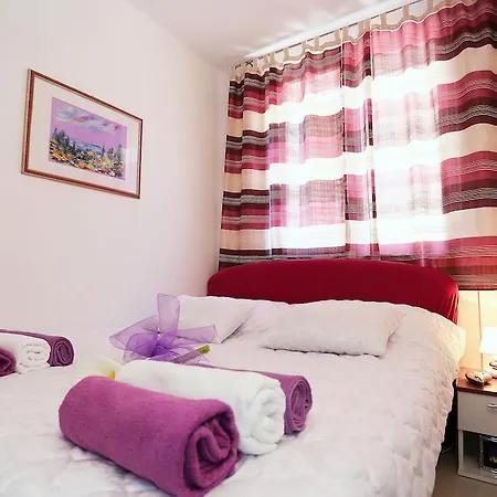 アパート Skalinada